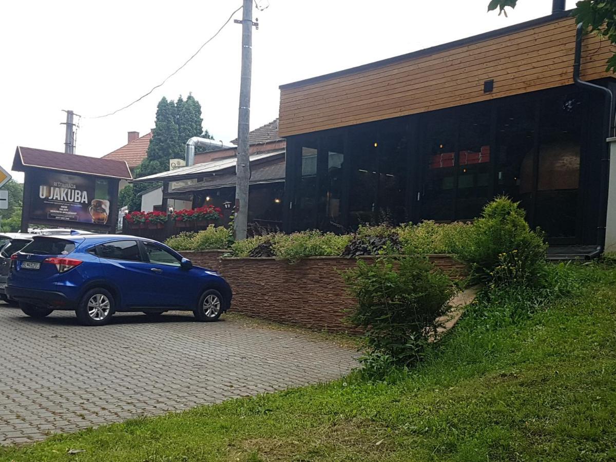 Apartman Centrum V Sukromi Restauracia U Jakuba มาร์ติน ภายนอก รูปภาพ